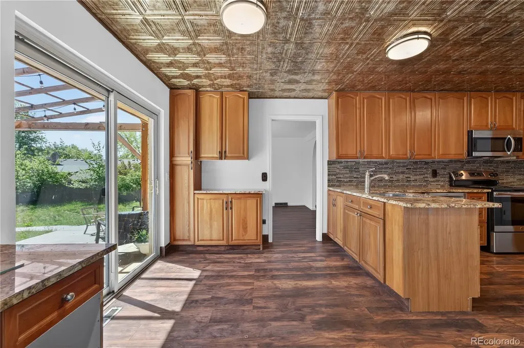 1550 S Oakland Street Aurora CO 80012