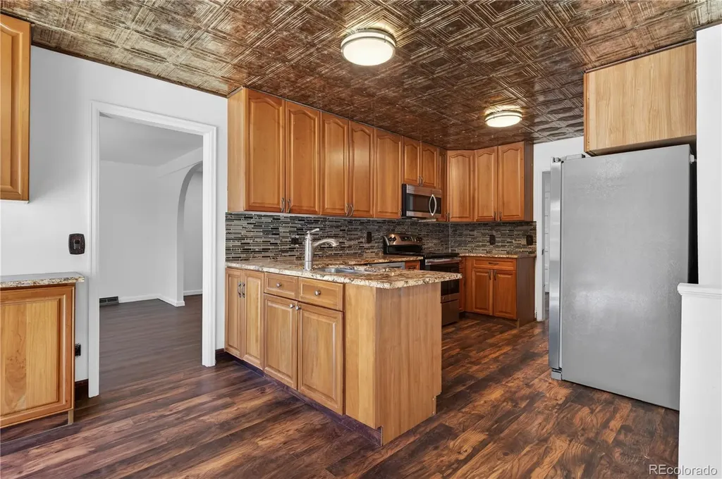 1550 S Oakland Street Aurora CO 80012
