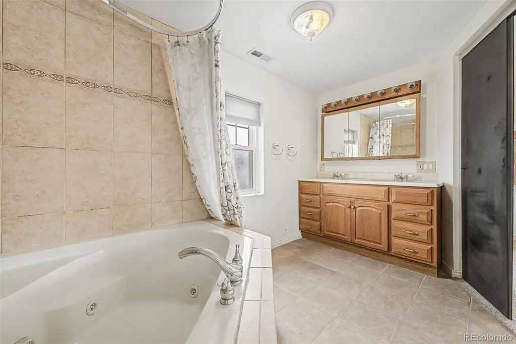 2533 W 99th Place Denver CO 80260