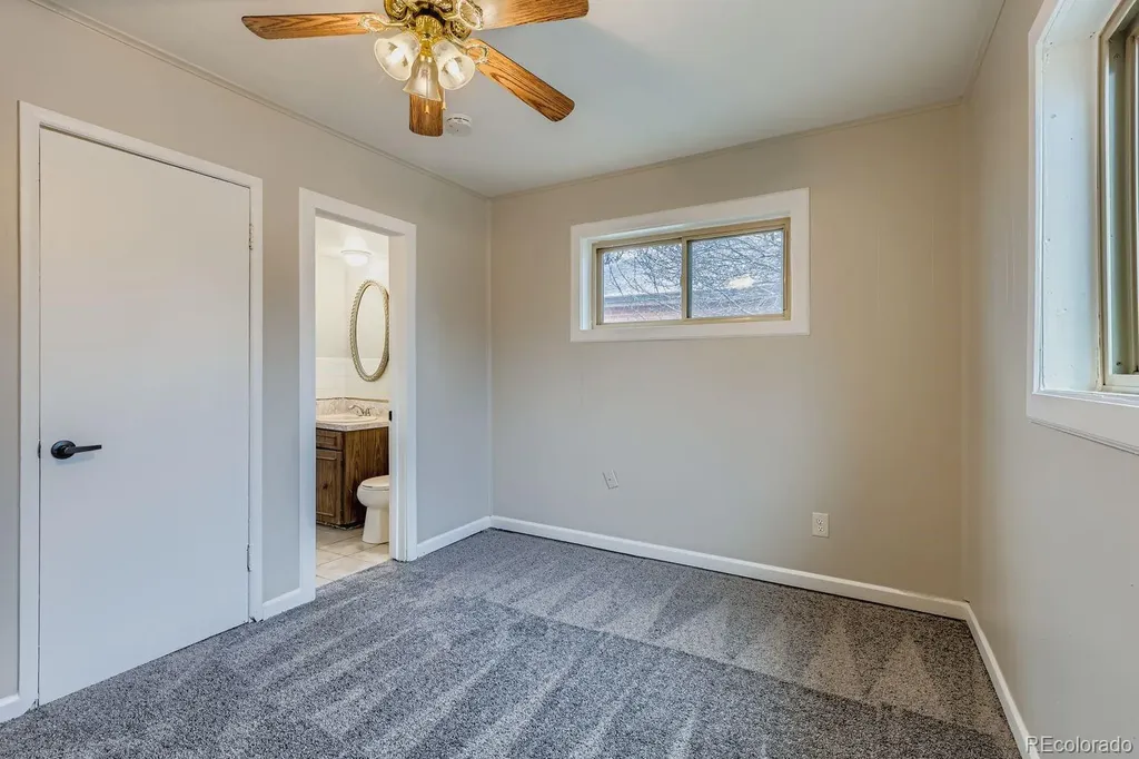 929 Quentin Street Aurora CO 80011