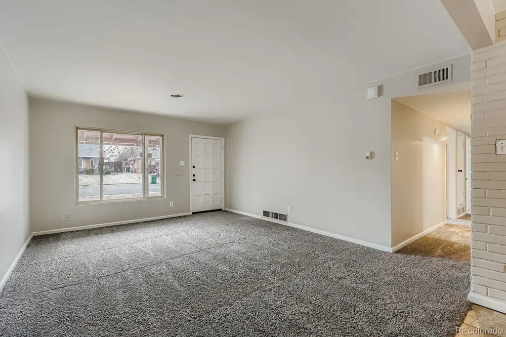 929 Quentin Street Aurora CO 80011