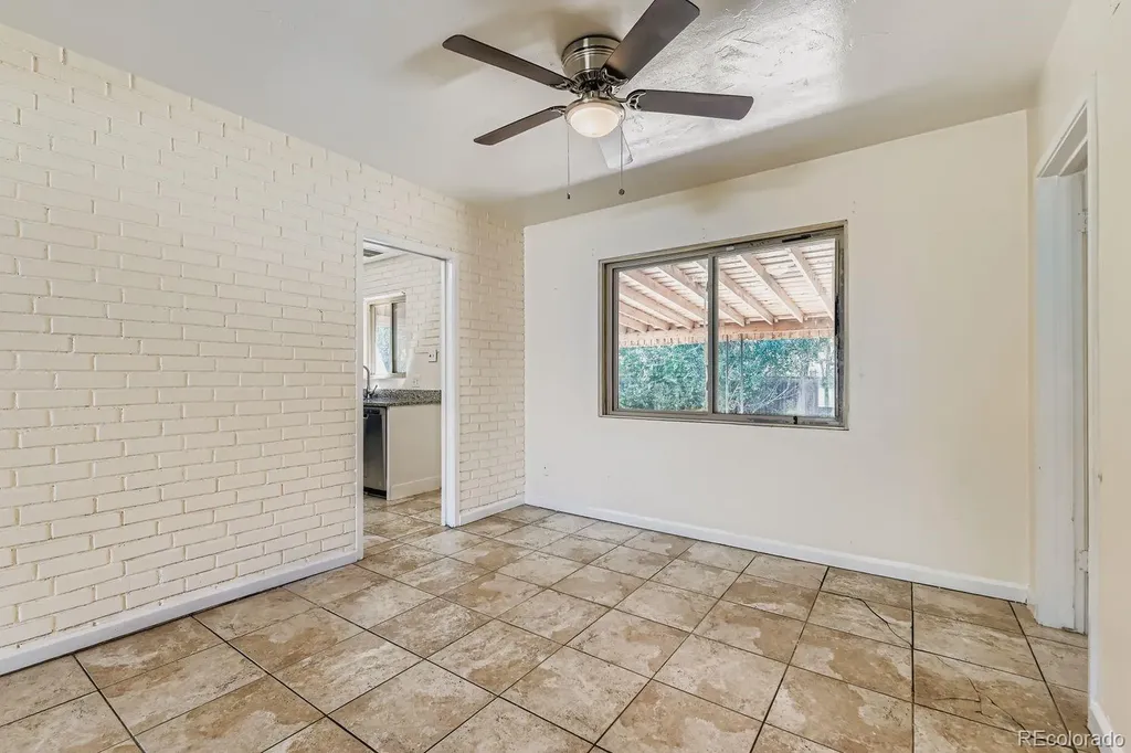 929 Quentin Street Aurora CO 80011