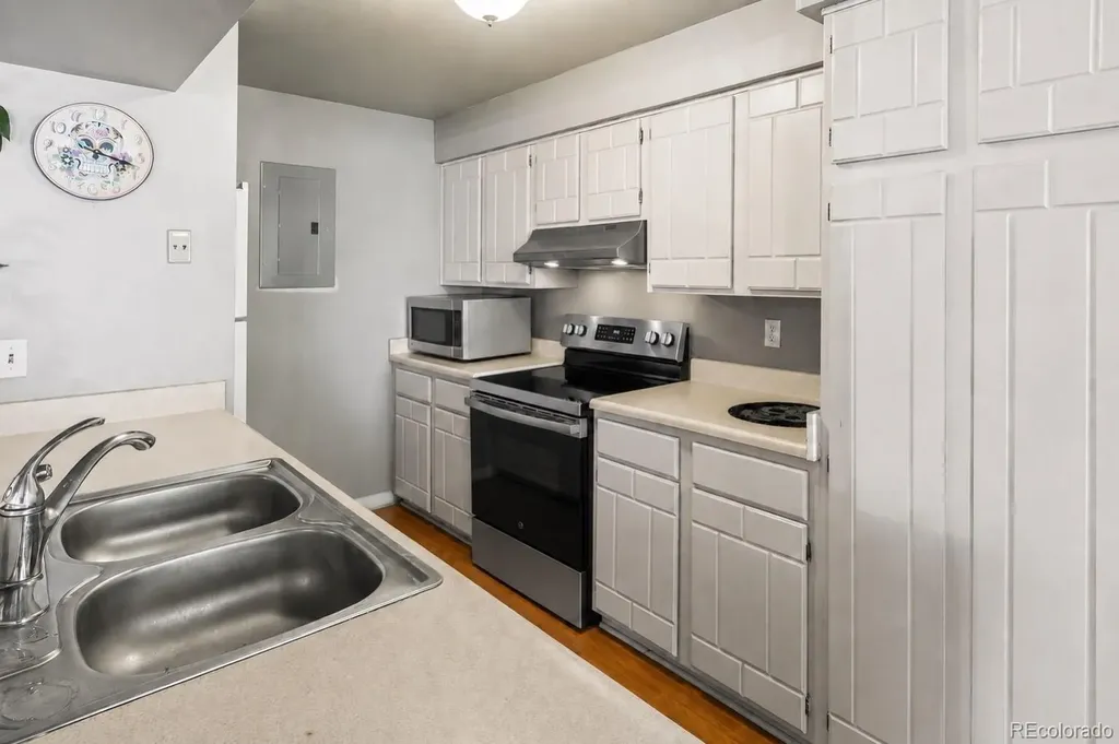 1192 S Eagle Circle Aurora CO 80012