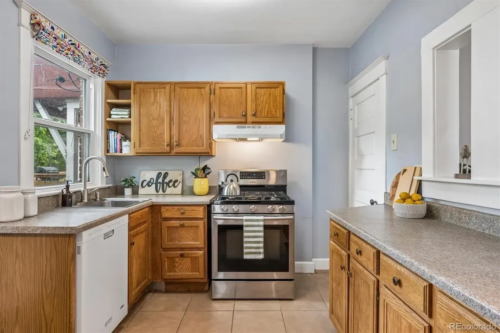 1060 Saint Paul Street Denver CO 80206