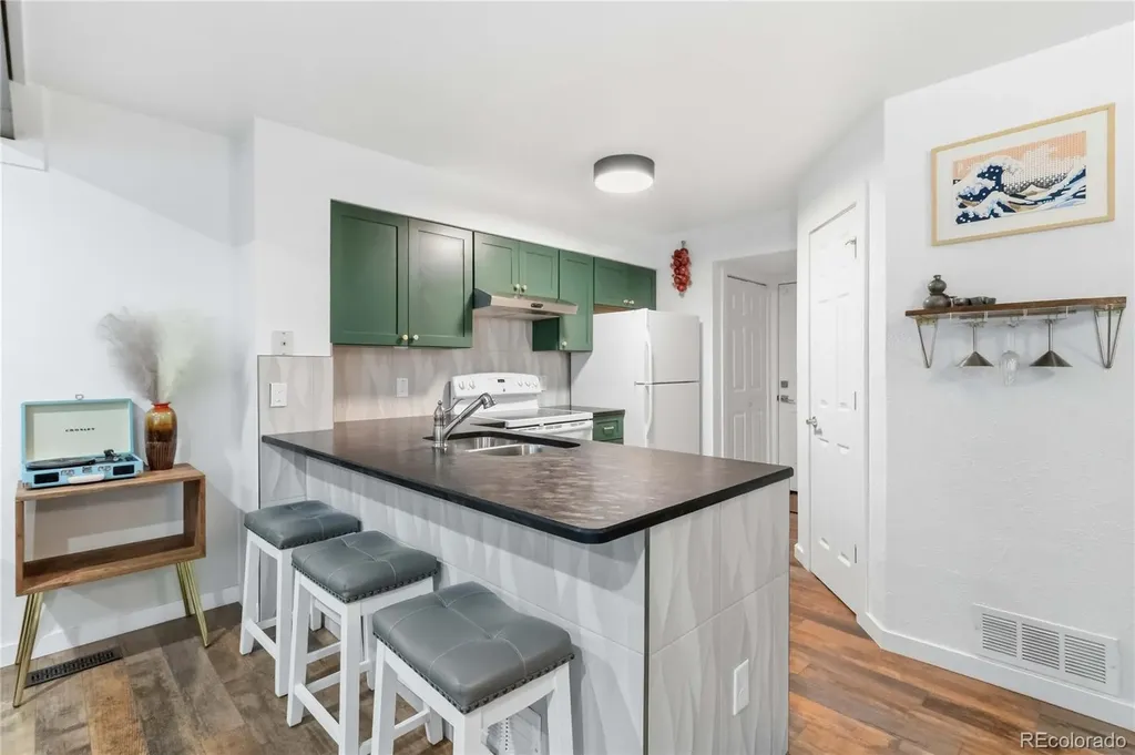 910 S Dahlia Street Denver CO 80246