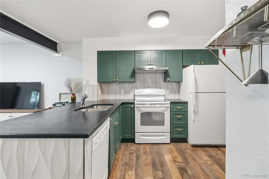 910 S Dahlia Street Denver CO 80246