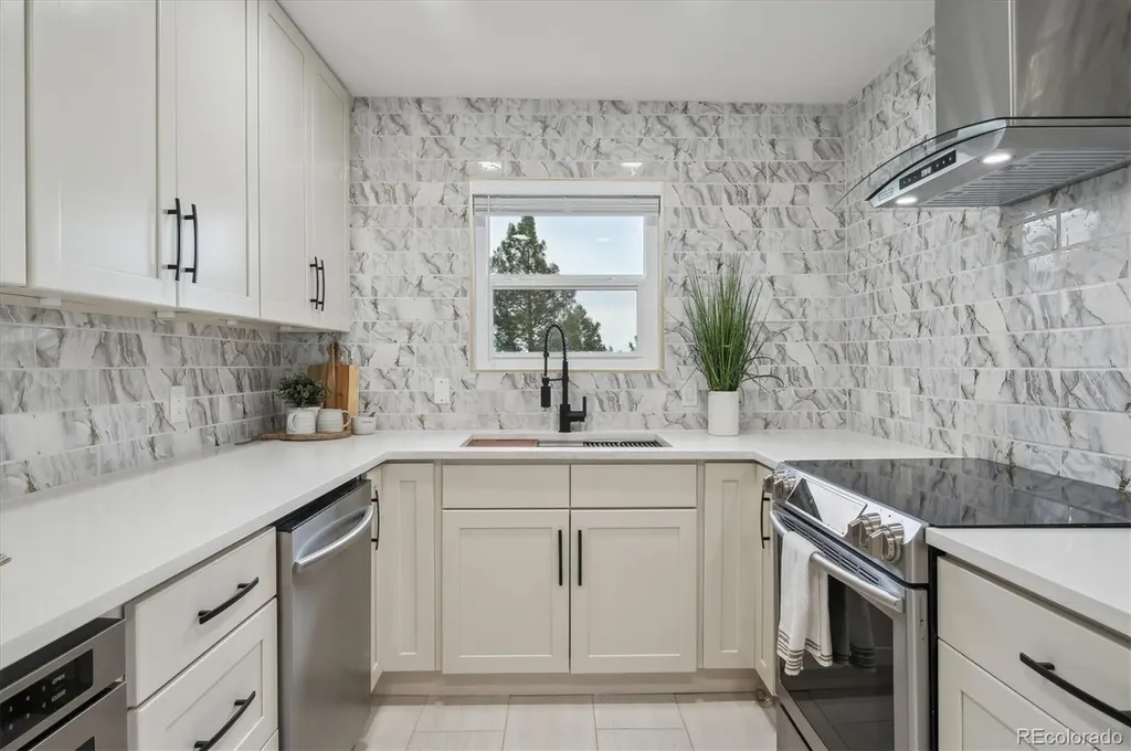 13910 Blue Jay Lane Larkspur CO 80118