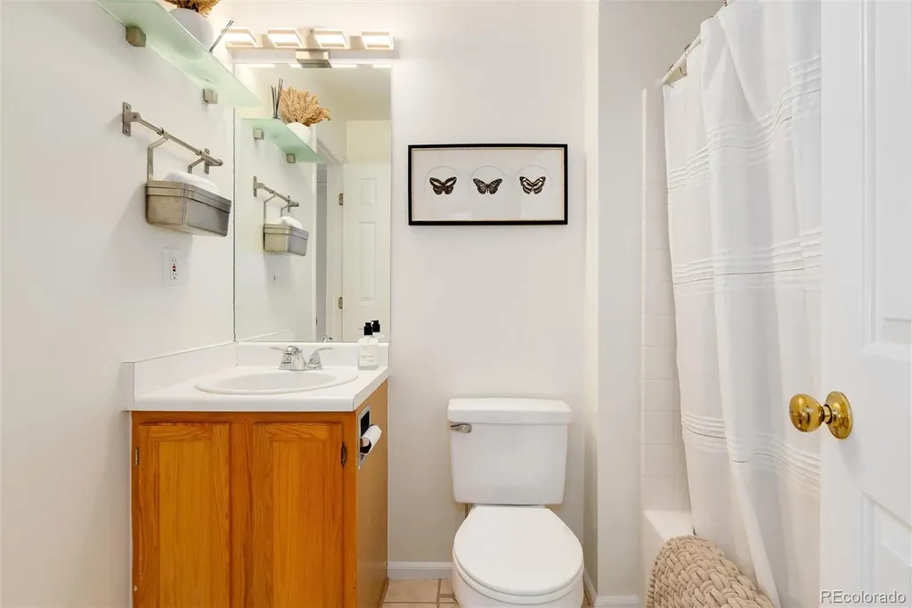 5712 W Asbury Place Denver CO 80227
