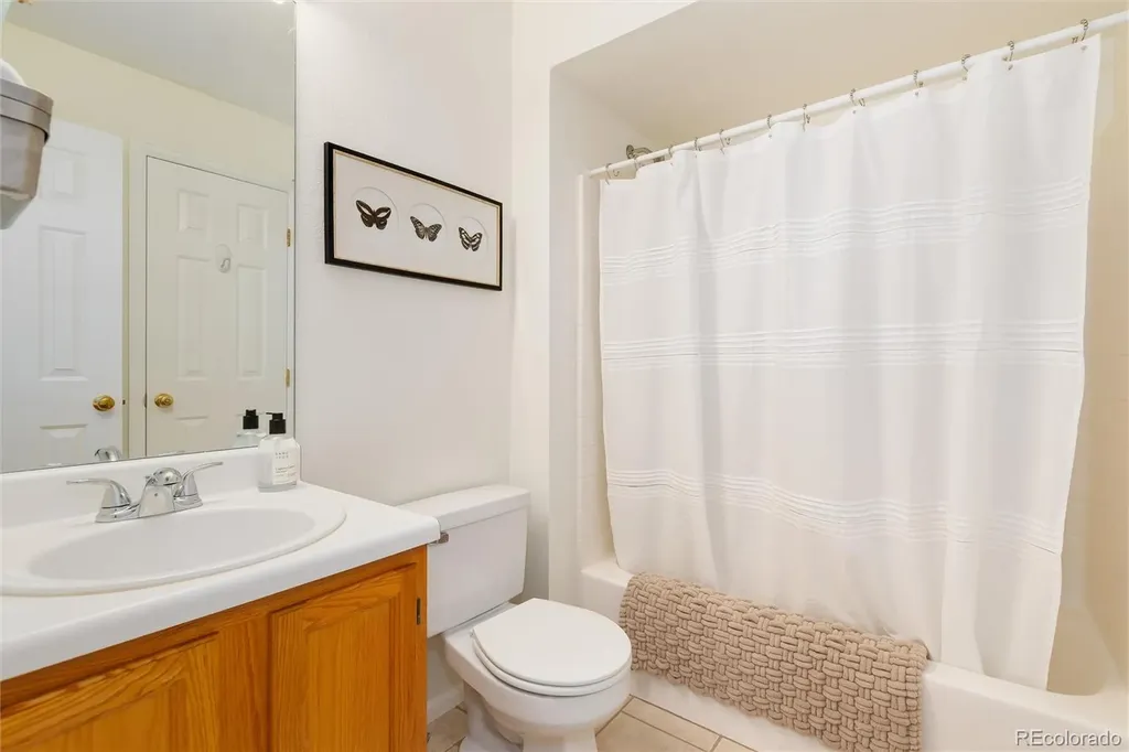 5712 W Asbury Place Denver CO 80227