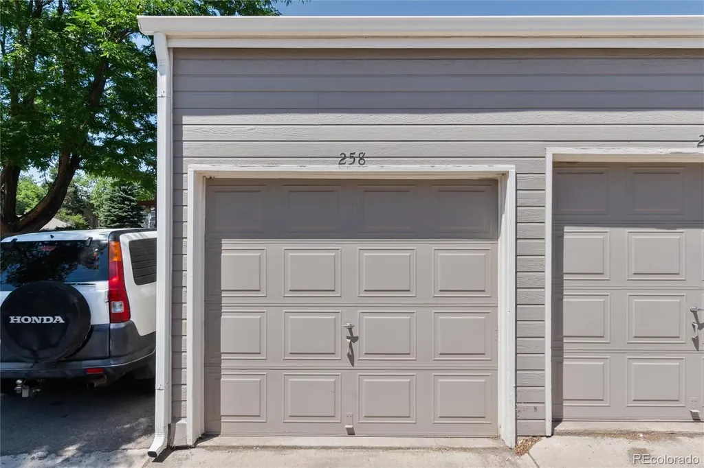 5712 W Asbury Place Denver CO 80227