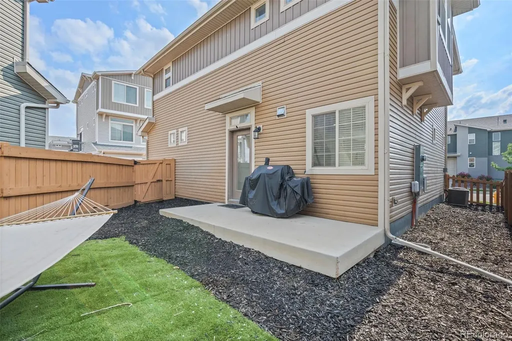 10182 Zeno Street Commerce City CO 80022