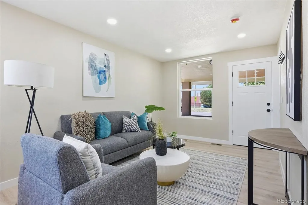 3936 N Steele Street Denver CO 80205