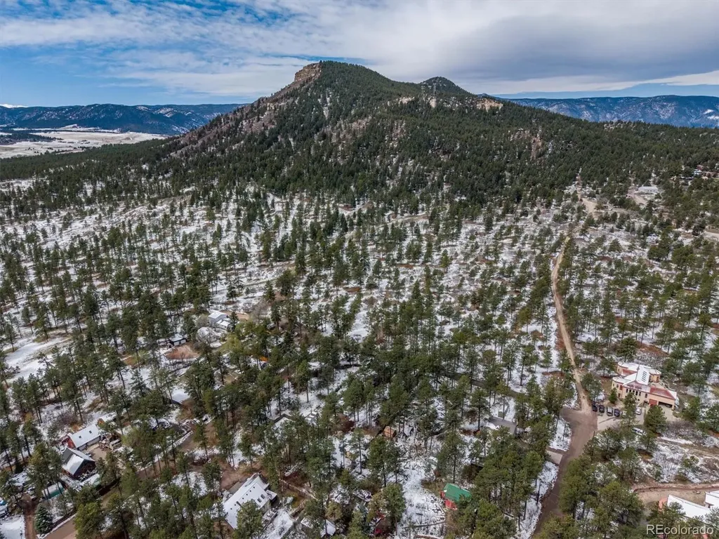 9231 Curtis Road Larkspur CO 80118