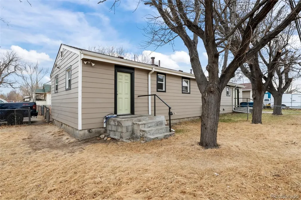 5997 Magnolia Street Commerce City CO 80022
