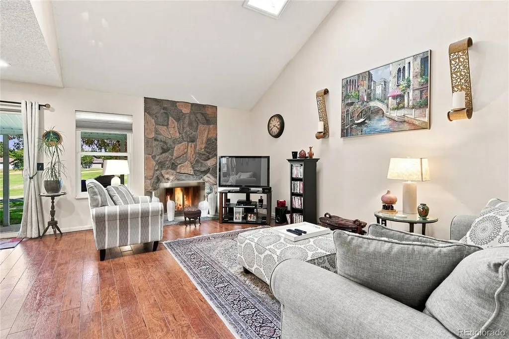 2528 S Vaughn Way Aurora CO 80014