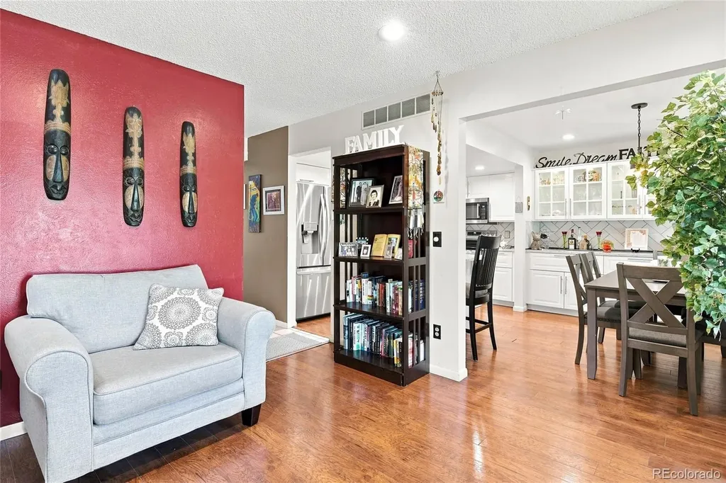 2528 S Vaughn Way Aurora CO 80014