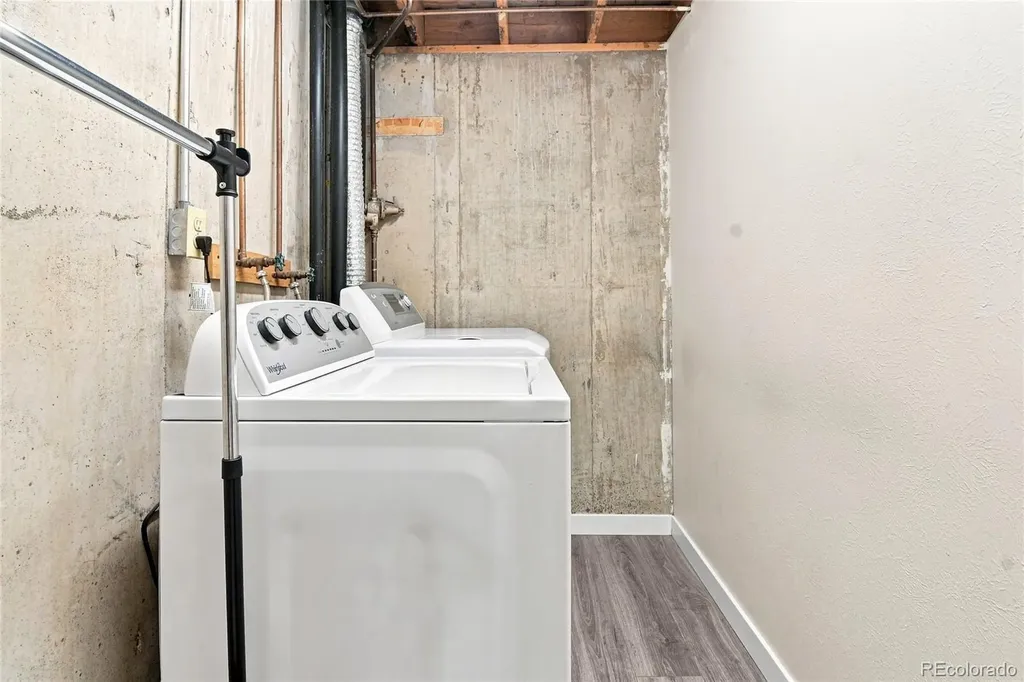 2528 S Vaughn Way Aurora CO 80014