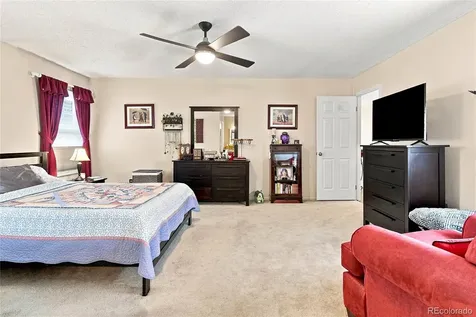 2528 S Vaughn Way Aurora CO 80014