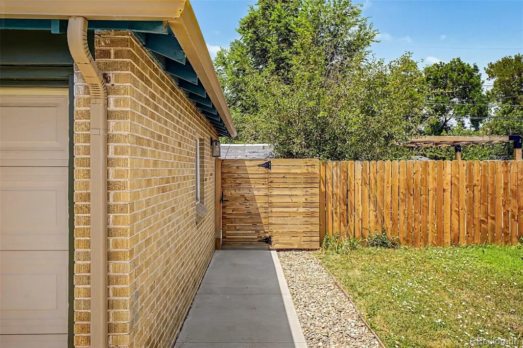 3025 Richard Allen Court Denver CO 80205