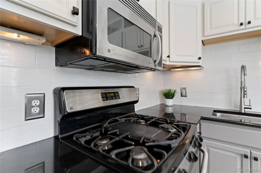 762 Dexter Street Denver CO 80220