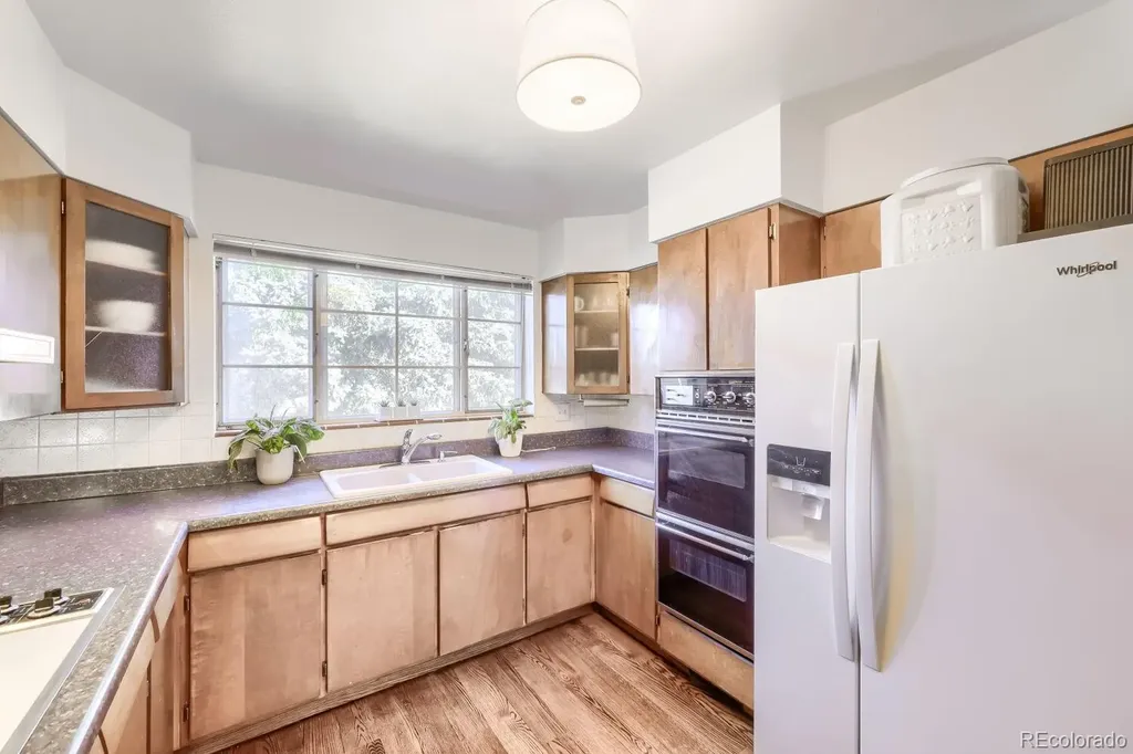 7678 Elmwood Lane Denver CO 80221