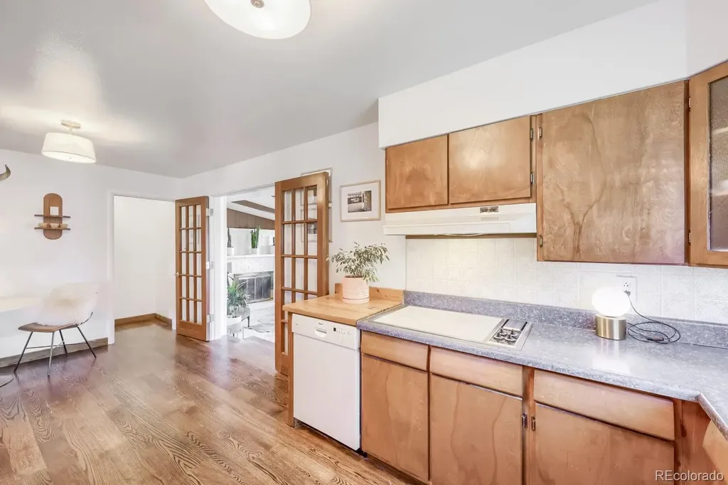 7678 Elmwood Lane Denver CO 80221
