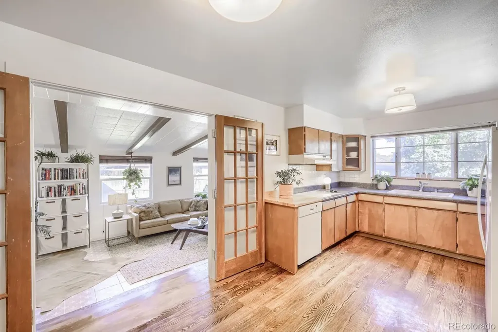 7678 Elmwood Lane Denver CO 80221
