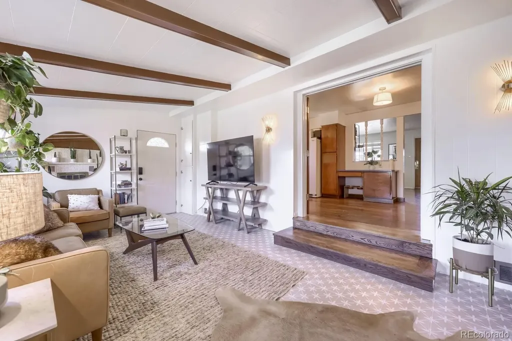 7678 Elmwood Lane Denver CO 80221