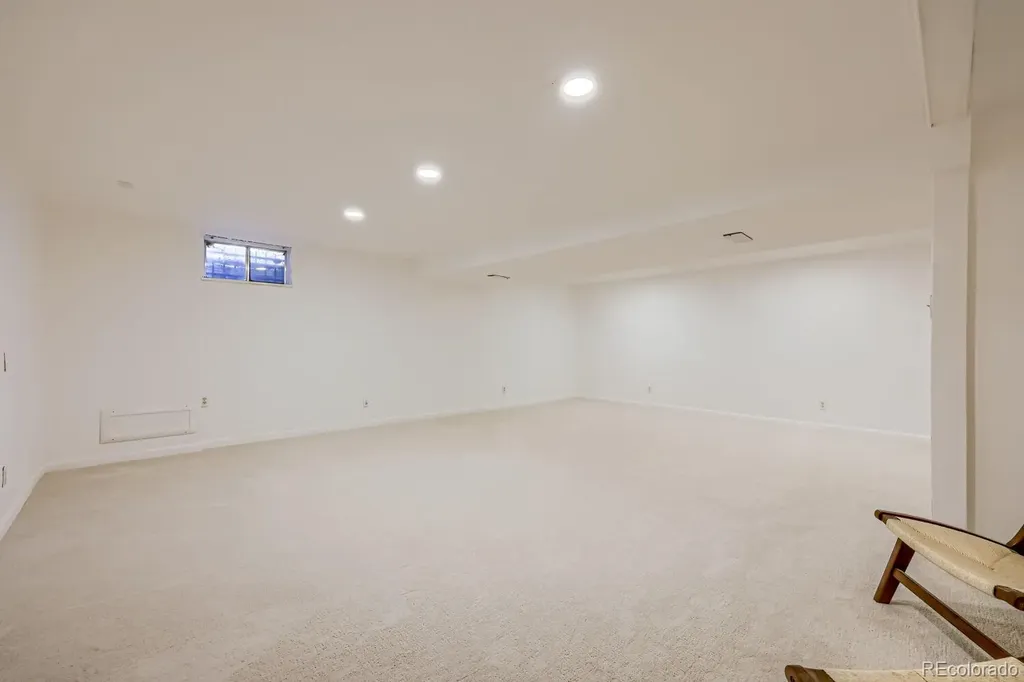 7678 Elmwood Lane Denver CO 80221