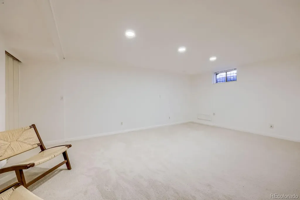 7678 Elmwood Lane Denver CO 80221