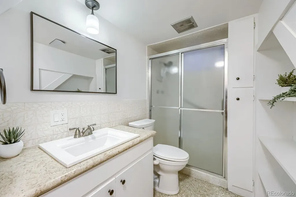 7678 Elmwood Lane Denver CO 80221