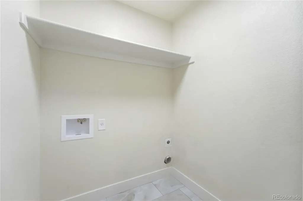 5283 Elkhart Street Denver CO 80239