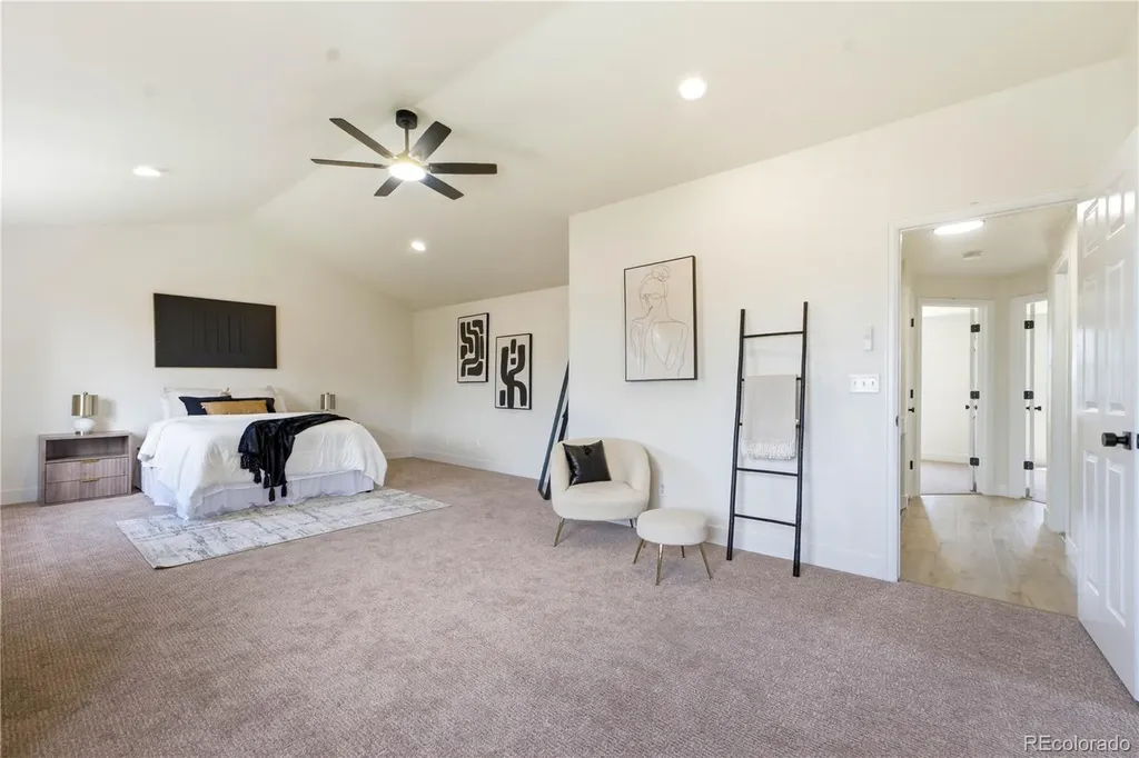 5283 Elkhart Street Denver CO 80239