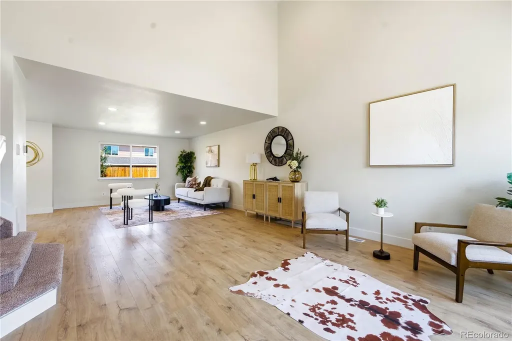 5283 Elkhart Street Denver CO 80239