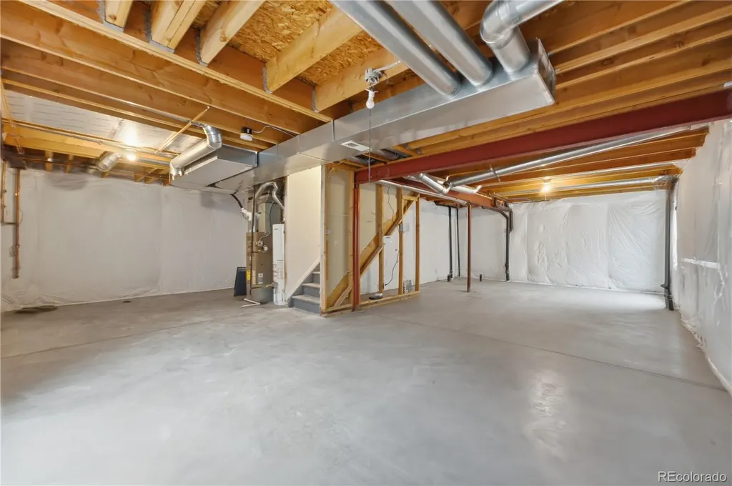 5283 Elkhart Street Denver CO 80239