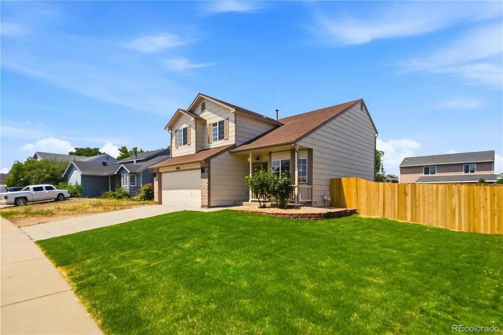 5283 Elkhart Street Denver CO 80239