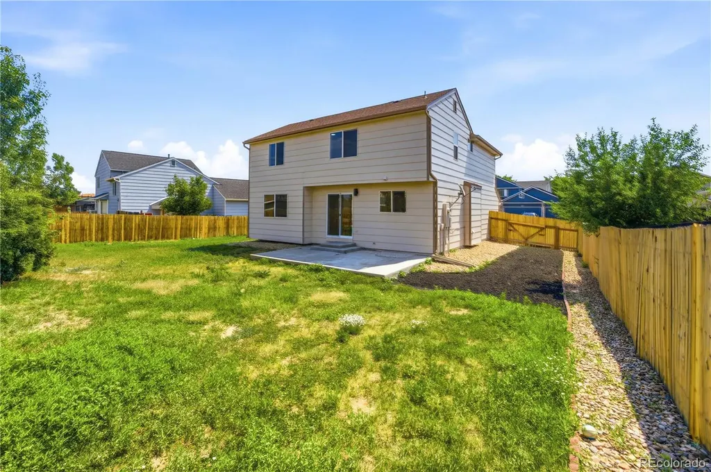 5283 Elkhart Street Denver CO 80239