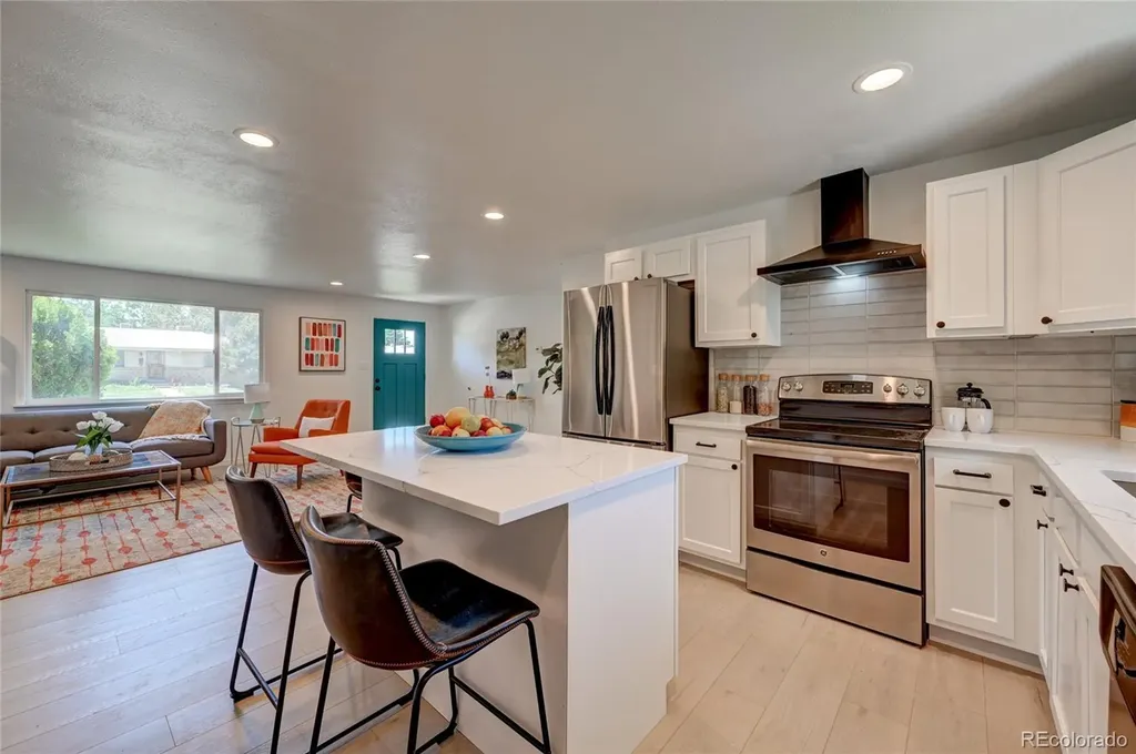 1872 S Quay Street Lakewood CO 80232