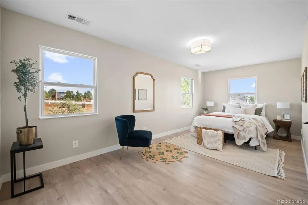 59 S Degaulle Street Aurora CO 80018