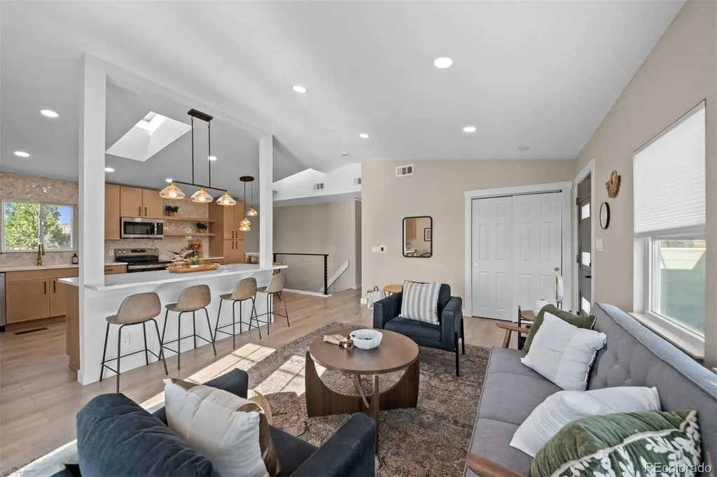 59 S Degaulle Street Aurora CO 80018