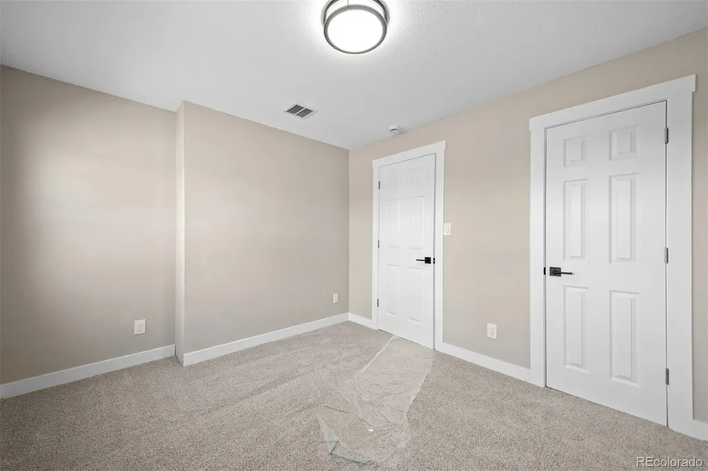 59 S Degaulle Street Aurora CO 80018