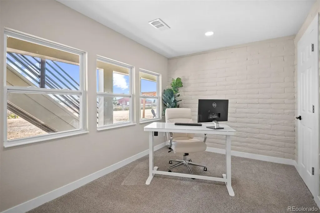 59 S Degaulle Street Aurora CO 80018