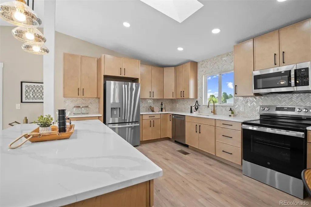 59 S Degaulle Street Aurora CO 80018