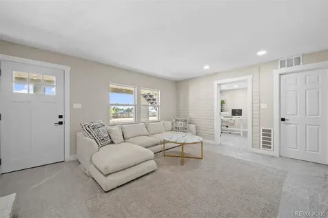 59 S Degaulle Street Aurora CO 80018