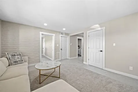 59 S Degaulle Street Aurora CO 80018