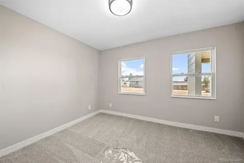 59 S Degaulle Street Aurora CO 80018