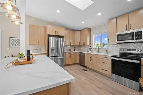 59 S Degaulle Street Aurora CO 80018