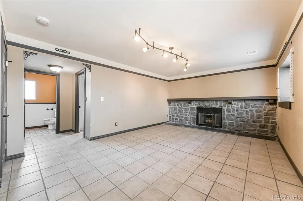21041 E Ida Avenue Aurora CO 80015