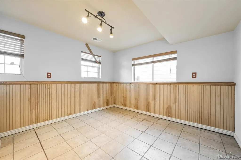 21041 E Ida Avenue Aurora CO 80015