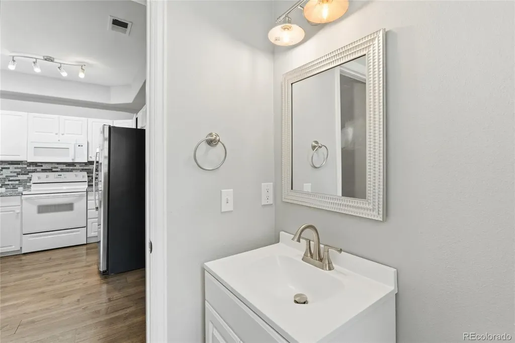 5555 E Briarwood Avenue Centennial CO 80122